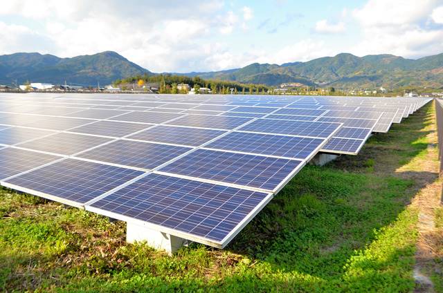 関西電力送配電、休日に好天予想で再エネ初の出力制御を実施予定